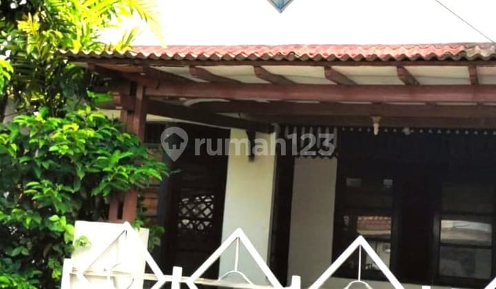 For Rent Tidy 1-Story House in Bintaro Jaya Sector 5, South Tangerang - 10191