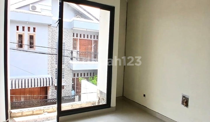 Di Jual Cepat Rumah Bagus di Manyar House Jaksel - 9958Et