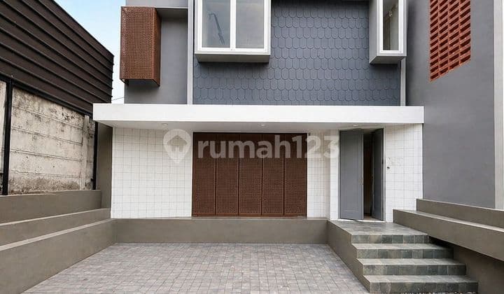 New Modern 3+1 Bedroom House in Bintaro Jaya Sector 9 - 9680Et