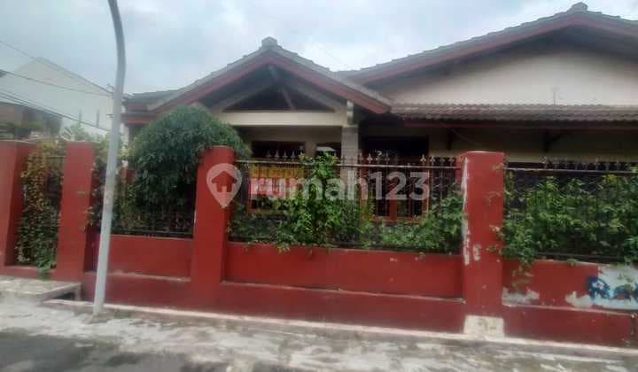 Di Jual Rumah Hook di Komplek Riung Bandung