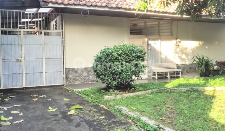 Rumah Tua Hitung Tanah Cocok Untuk Bisnis Kost"an Exclusive Area Sangat Strategis Jalan Madrasah Dekat Haji Nawi Jakarta Selatan