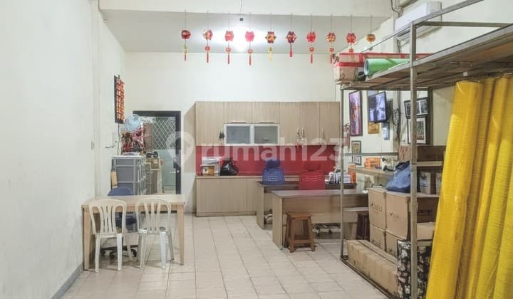 Ruko 4 Lantai Jalan Cengkeh Jakarta Barat Cocok Untuk Bisnis Kost"an / Kantor