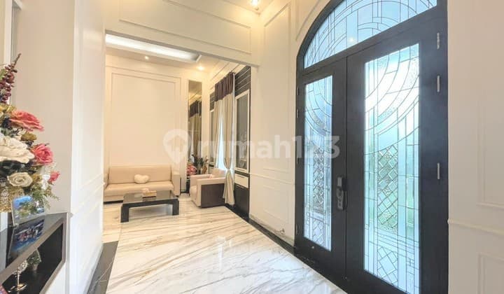 Rumah Mewah 4 Lantai Dalam Komplek Perumahan Artha Gading Villa Siap Huni