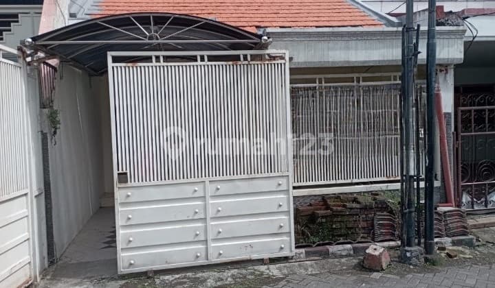 Rumah Dekat Sarana Kesehatan Dan Dekat Jalan Tol Dekat Dengan Pakuwon Mall