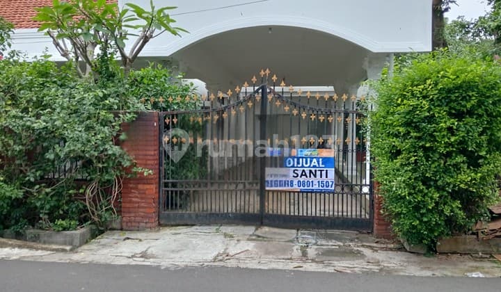 Nice 2-story house with chicken claw foundation in Cipete, South Jakarta