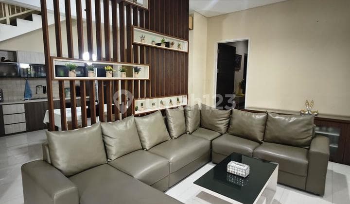 Dijual B U Rumah Hook 2 Lantai di Gading Serpong