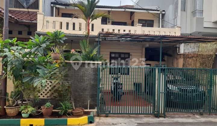 Dijual Rumah 2 Lantai di Puri Indah Jakarta Barat