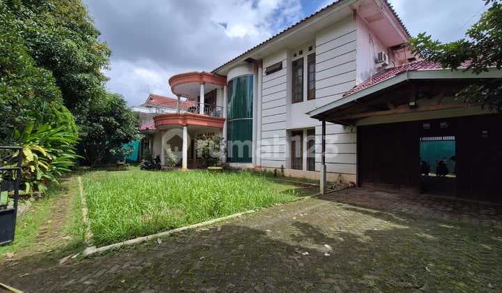 Dijual Rumah Murah 2 Lantai Hitung Tanah di Taman Kedoya Permai
