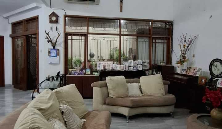 Rumah Di Intercon , Lt 360m²