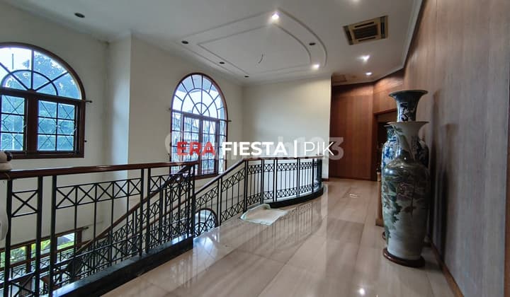 Kedoya Baru, East Facing, Cheap!