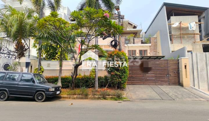 House in Puri Indah, Row Road +/-20 meters, Inside Cluster