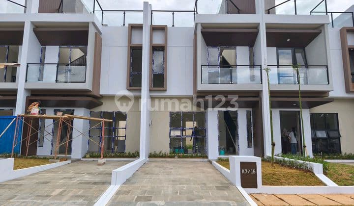 House in Puri Botanical, Magnolia Cluster, Bright Layout, High Ceiling