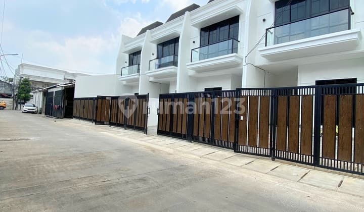 Rumah Baru Siap Huni Kav Dki Meruya Utara Kembangan Jakarta Barat