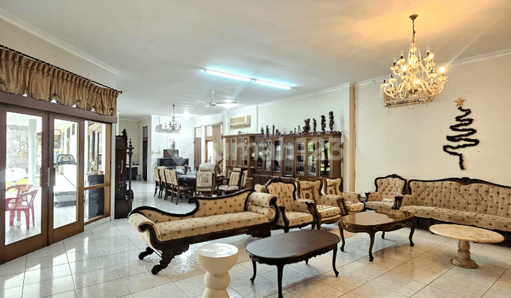 Rumah Lama Terawat Daerah Komersil Harga Dekat NJOP