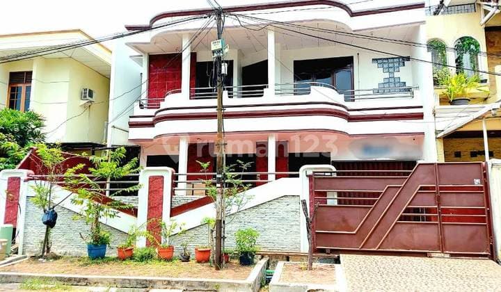 Rumah 2 Lantai Bagus bebas banjir di Puri Indah