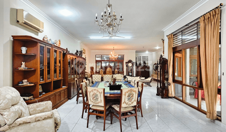 Rumah Lama Terawat di Area Rawamangun Cipinang