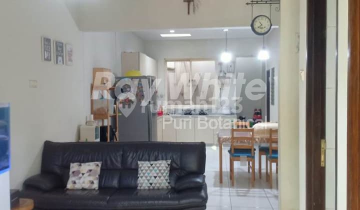 Rumah Bagus 2 Lantai di Puri Botanical