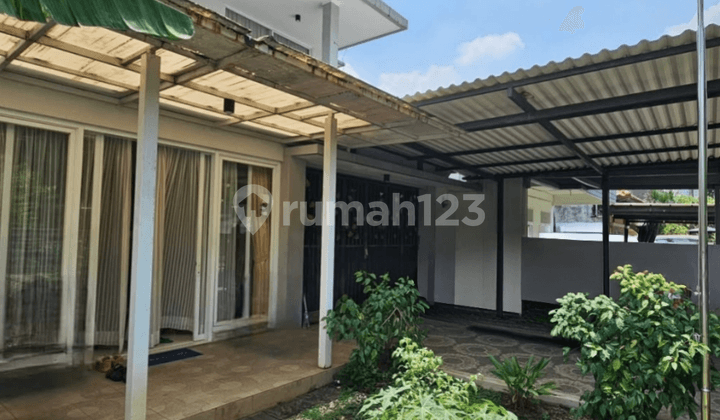 Dijual Rumah Cantik 2 LT Dalam Kompleks di Lebak Bulus