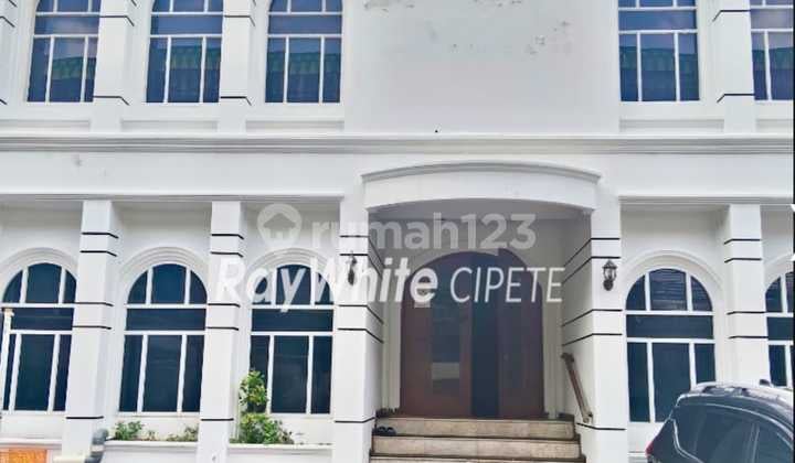 Dijual Gedung di Kebayoran Baru Jakarta Selatan