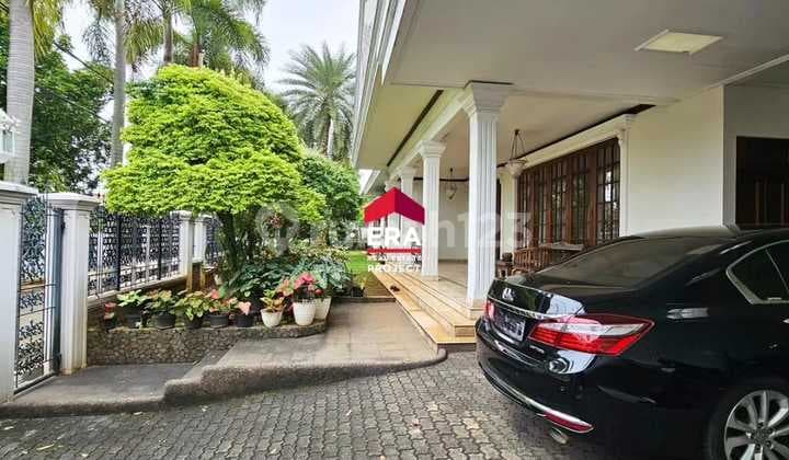 Rumah Mewah Karya Arsitek Terkenal Hadi Prana Dalam Komplek Elit