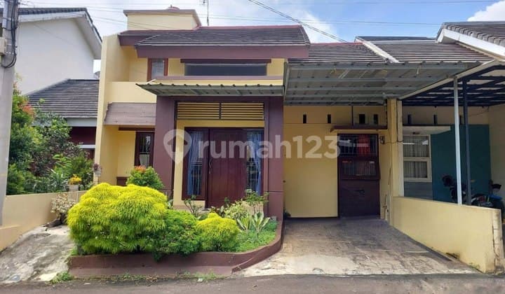 Comfortable Single-Story House in Krukut - Depok | Near Toll Road! Want a Practical House, Easy Access,