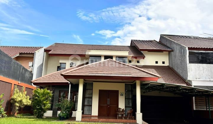 Rumah Luas 550 m berlokasi di Perumahan Super Strategis