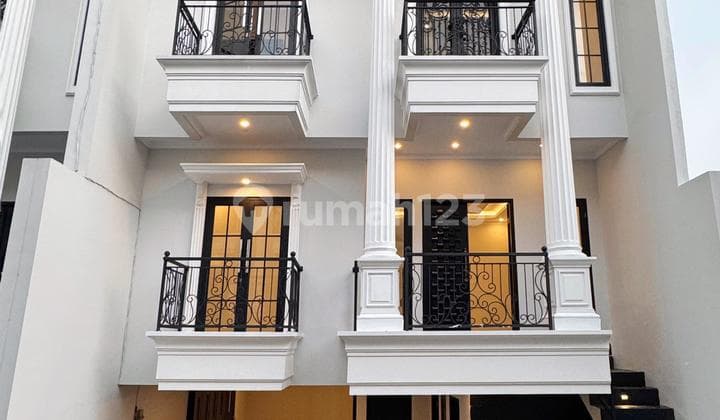 Rumah 3 Lantai di Jagakarsa, Jakarta Selatan