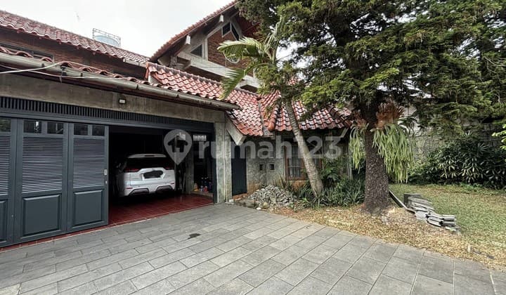 Rumah Murah Pangkalan Jati Bergaya Seni Nempel Jaksel