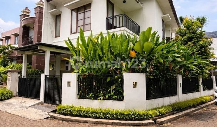 Rumah Komplek Cirendeu Bagus Banget Hanya 10 Menit ke MRT Lebak Bulus.