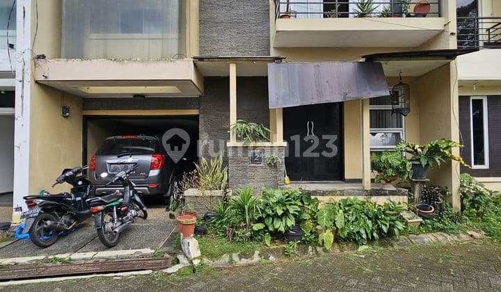 Rumah 2 Lantai Bagus Siap Huni di Pangkalan Jati Baru, Depok