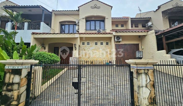 Rumah Siap Huni Dijual Cinere Dekat ke Tol Antasari