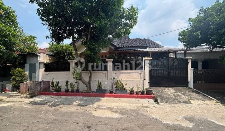 Rumah 2 Lantai di Komplek Megapolitan Cinere