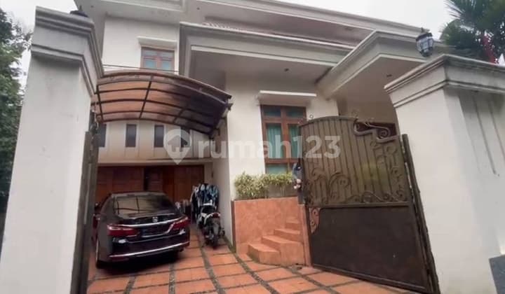 Rumah 2 Lantai Bukitsari Tembalang Masih Kinclong View Menawan