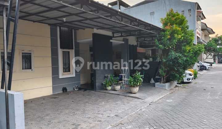 Minimalist House Still Shiny in Pandean Lamper, Semarang