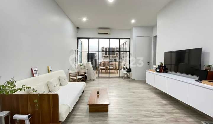 Rumah Minimalis Puri Anjasmoro Full Furnish Like New