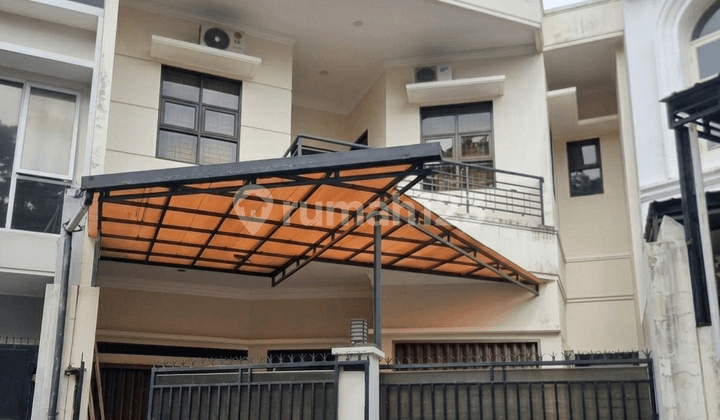 2-Story House in Halmahera Area, Semarang, 10 Bedrooms, Can Be Used as Boarding House