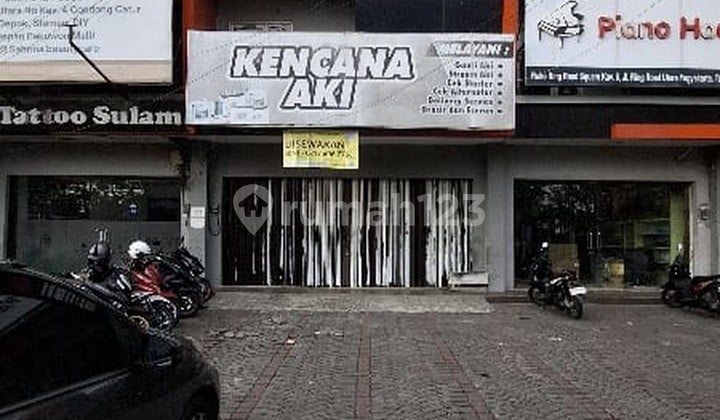 Disewakan Ruko 3 Lantai Lokasi Strategis Depan Pakuwon Mall