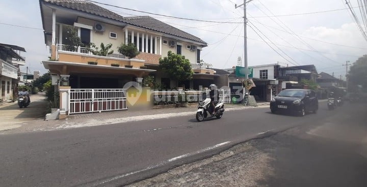 Dijual Rumah Mewah 2 Lantai Investasi Hunian Premium Cocok untuk Homestay & Kost di Kadisoka, Kalasan, Sleman.