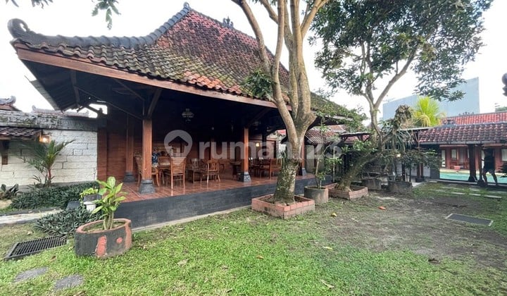 Disewakan Rumah Luas 1500 Meter Persegi, Cocok untuk Guesthouse dengan Parkir yang Luas di Wedomartani, Ngemplak, Sleman