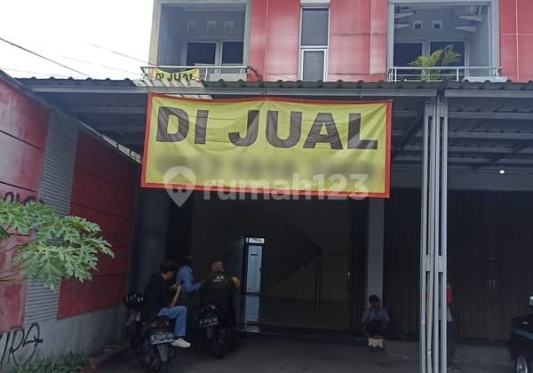 Dijual Ruko Strategis 2 Lantai Cocok untuk Kantor di Pusat Kotagede, Yogyakarta.