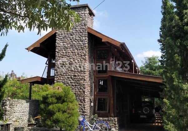 Dijual/Disewakan Rumah Usaha Dekat Bakmi Pele, Jl.godean Km.8, Sleman.