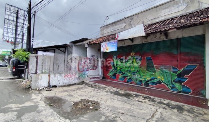 Dijual Tanah 303 Meter Persegi Strategis Bonus Bangunan di Pinggir Jalan Ringroad Utara, Condongcatur, Depok, Sleman.