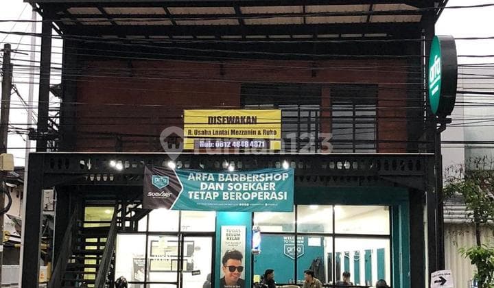 Peluang Bisnis Ruang Usaha 3 Lantai di Jl. Kaliurang KM 5 Cocok untuk Cafe & Kantor, Caturtunggal, Depok, Sleman.