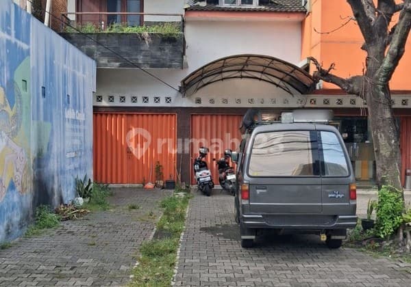 Disewakan Ruang Usaha Strategis 2 Lantai di Jalan Laksda Adisucipto , Pusat Keramaian, Caturtunggal, Depok, Sleman.