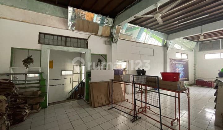 For Rent: Commercial Space at Strategic Location, Jalan Kaliurang KM 5, Caturtunggal, Depok, Sleman