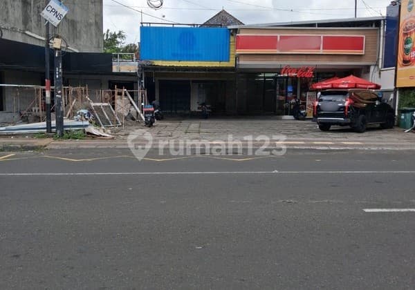 Disewakan Ruang Usaha Strategis di Kawasan Ramai Terban Cocok untuk Bisnis Kuliner & Retail.