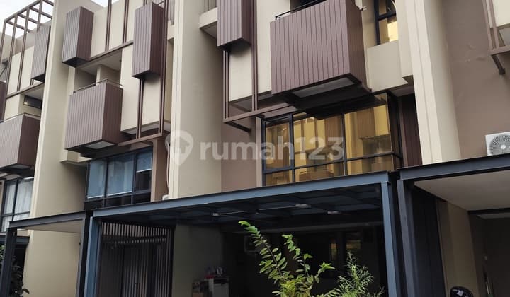 Rumah Cantik 4 Lt Design Interior di Tabebuya Bsd City Tangerang L2 240304