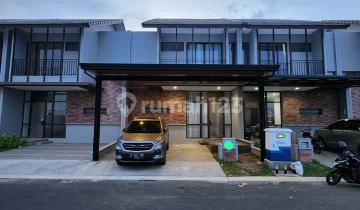 Rumah 2 Lantai di Dakota Suvarna Sutera Tangerang 1K8000SQ