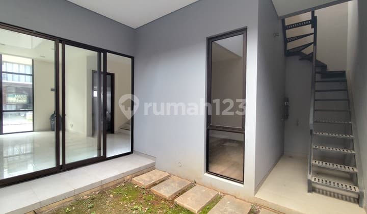 Beautiful 2-Story House in Dakota Cluster Tangerang 1K8000SV