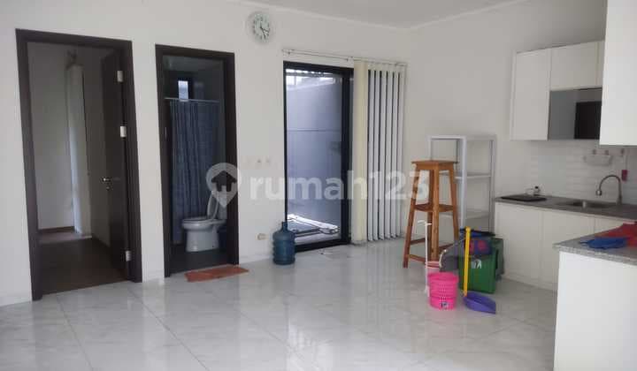 Rumah Hoek 2 LT Flavio Suvarna Sutera Tangerang 1K900019